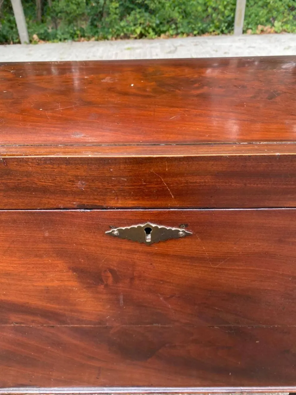 Cellarette vintage en acajou massif XIXe Meuble bar cabinet à liqueur angla