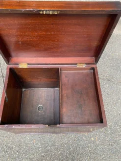 Cellarette vintage en acajou massif XIXe Meuble bar cabinet à liqueur angla