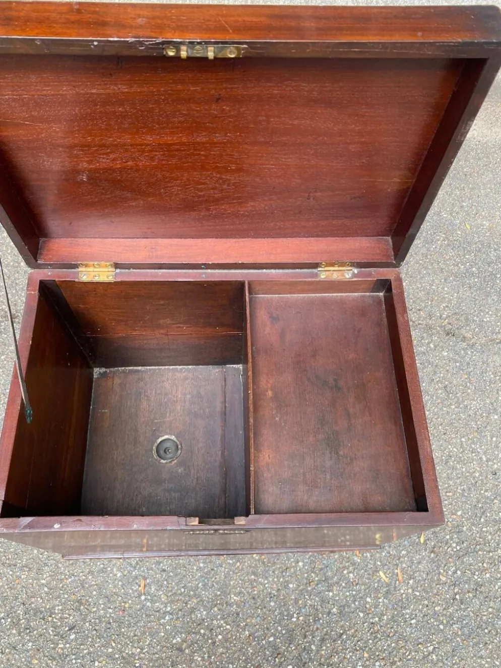 Cellarette vintage en acajou massif XIXe Meuble bar cabinet à liqueur angla