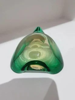 Cendrier, verre vert-brun, conçu par E. Beranek, Škrdlovice, Tchécoslovaquie