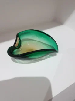 Cendrier, verre vert-brun, conçu par E. Beranek, Škrdlovice, Tchécoslovaquie