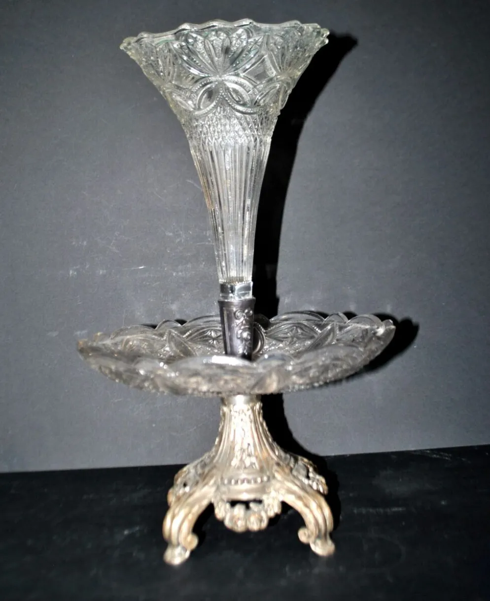 Centre de table romantique – vase cornet tulipier en verre et métal argenté 1900