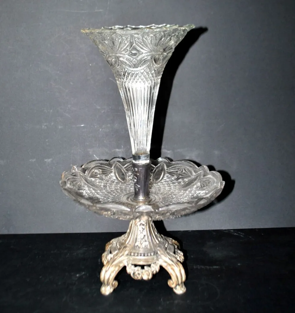 Centre de table romantique – vase cornet tulipier en verre et métal argenté 1900
