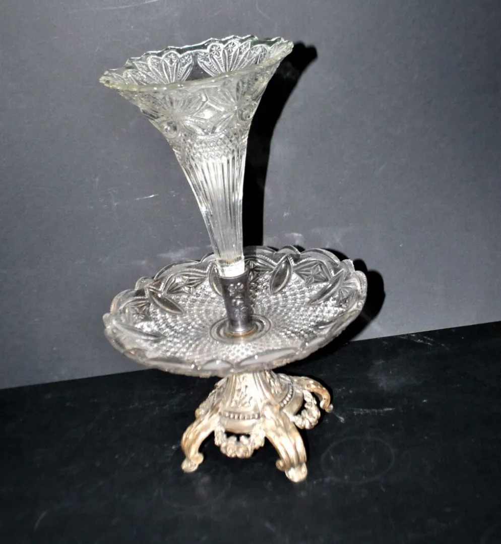 Centre de table romantique – vase cornet tulipier en verre et métal argenté 1900