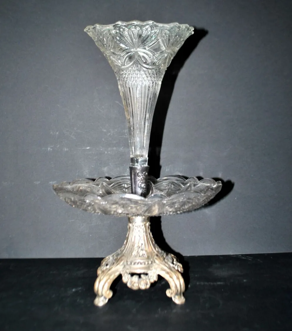 Centre de table romantique – vase cornet tulipier en verre et métal argenté 1900