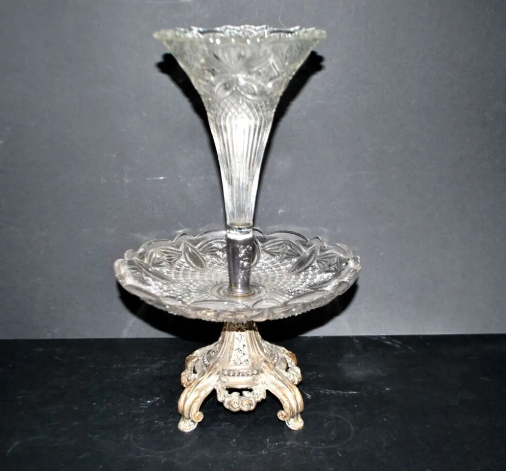 Centre de table romantique – vase cornet tulipier en verre et métal argenté 1900