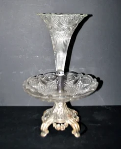 Centre de table romantique – vase cornet tulipier en verre et métal argenté 1900