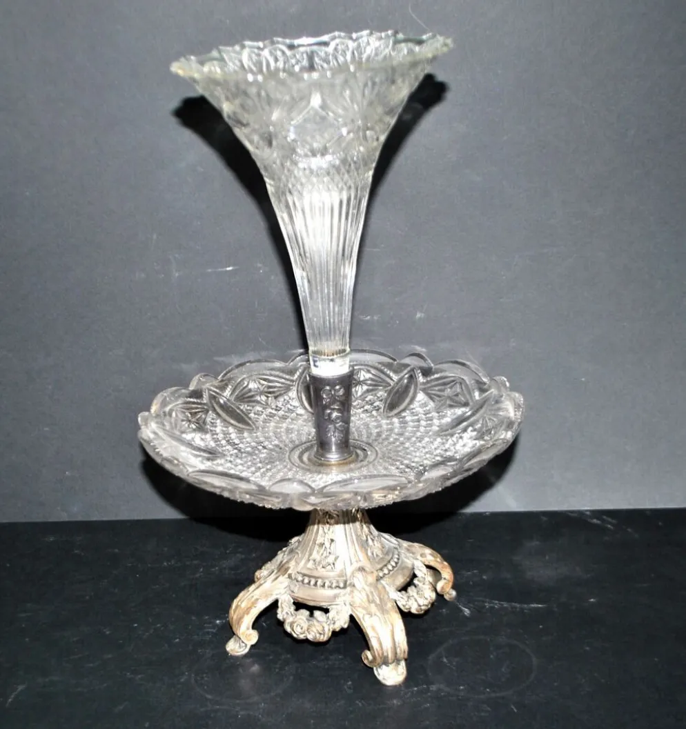 Centre de table romantique – vase cornet tulipier en verre et métal argenté 1900