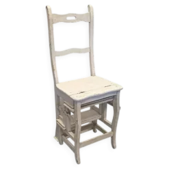 Chaise échelle métamorphose peinte en blanc antique français, datant d'environ 1900.
