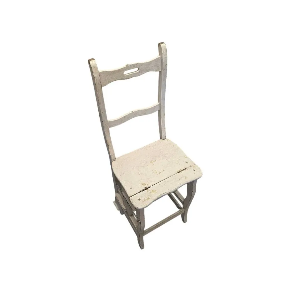 Chaise échelle métamorphose peinte en blanc antique français, datant d'environ 1900.