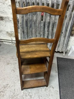 Chaise escabeau