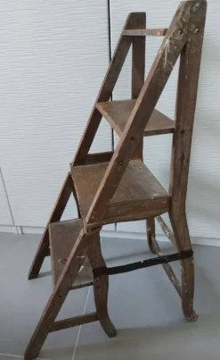 Chaise escabeau ancien