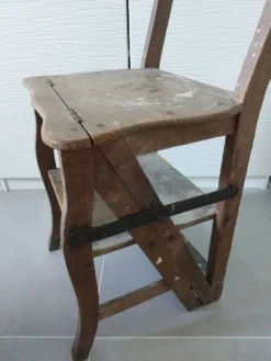 Chaise escabeau ancien