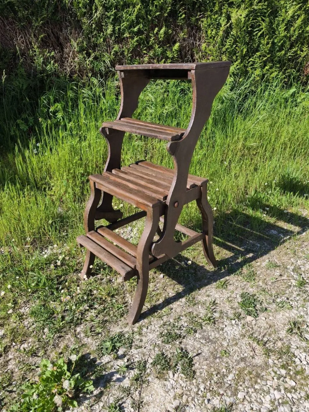 Chaise, escabeau de bibliothèque