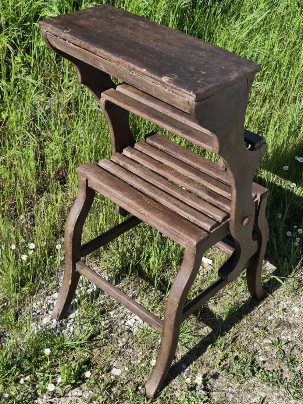 Chaise, escabeau de bibliothèque