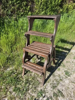 Chaise, escabeau de bibliothèque