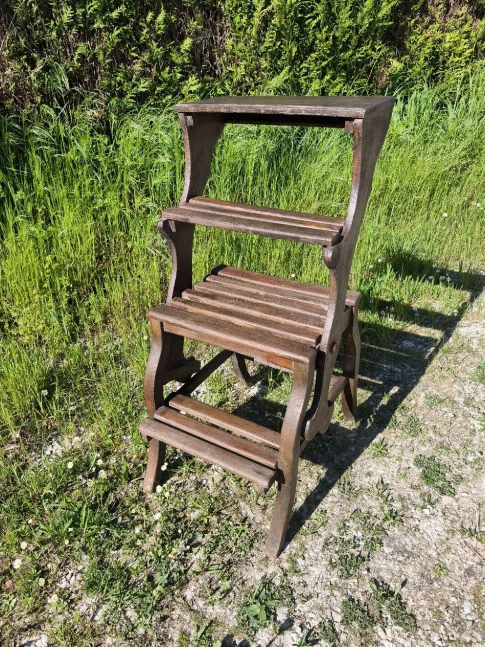 Chaise, escabeau de bibliothèque