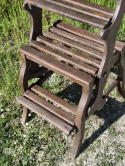 Chaise, escabeau de bibliothèque