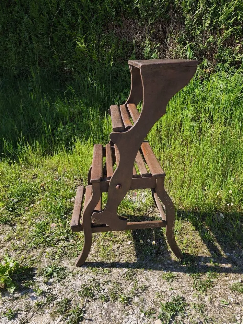 Chaise, escabeau de bibliothèque