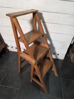 Chaise escabeau en chêne massif