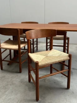 4 chaises ‘J39’ et table shaker ‘C18’, Børge Mogensen, FDB Møbler, Danemark