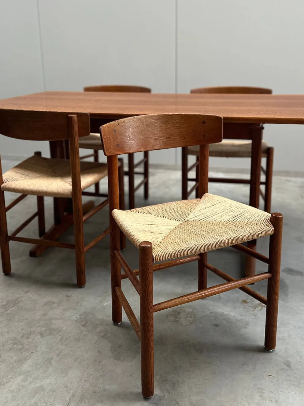 4 chaises ‘J39’ et table shaker ‘C18’, Børge Mogensen, FDB Møbler, Danemark