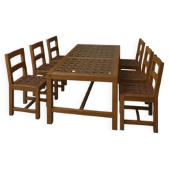 6 × chaises / table à manger en chêne / table à plateau ajouré / 2 panneaux en verre incrustés / sièges en cuir tressé ouvert / ensemble original en très bon état / France années 1950