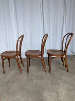 3 chaises vintage en bois courbé de style Thonet