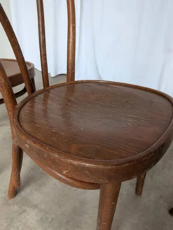3 chaises vintage en bois courbé de style Thonet