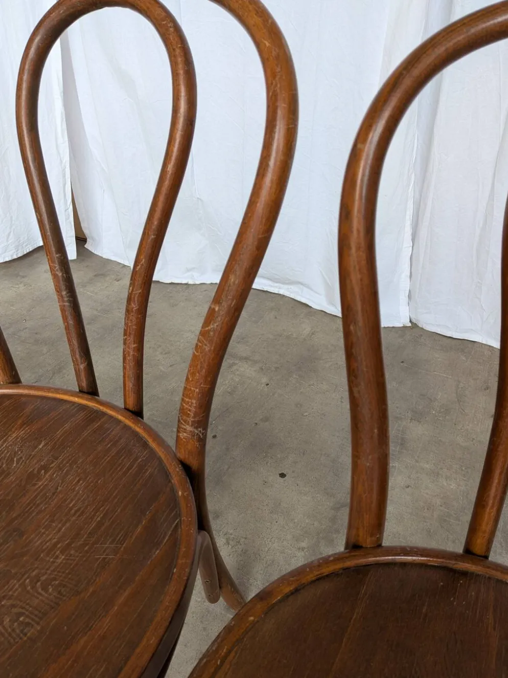 3 chaises vintage en bois courbé de style Thonet