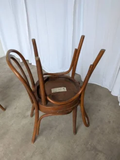 3 chaises vintage en bois courbé de style Thonet