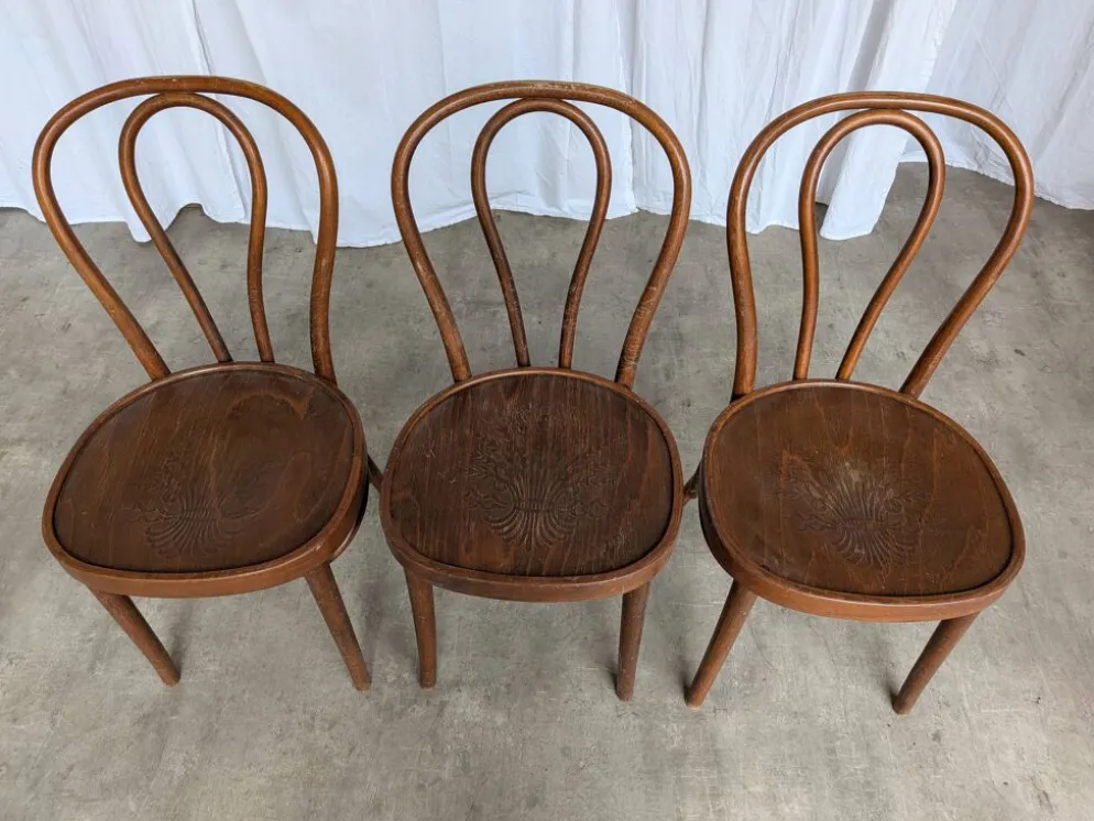 3 chaises vintage en bois courbé de style Thonet