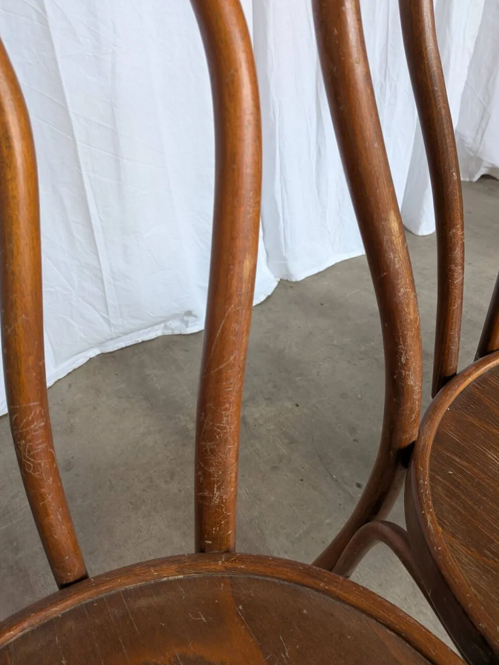 3 chaises vintage en bois courbé de style Thonet