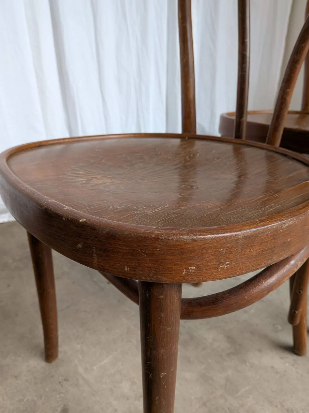 3 chaises vintage en bois courbé de style Thonet