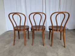 3 chaises vintage en bois courbé de style Thonet