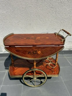 Chariot à boissons en marqueterie italienne et laiton, milieu du 20e siècle