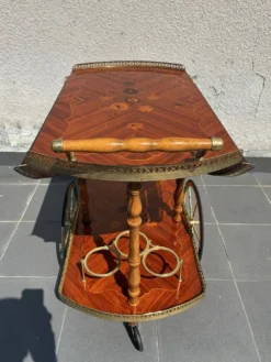 Chariot à boissons en marqueterie italienne et laiton, milieu du 20e siècle