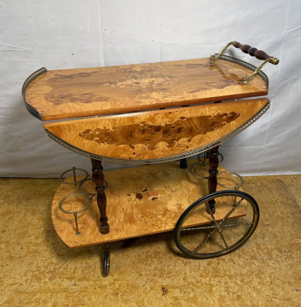 Chariot à boissons en noyer incrusté Sorrento vintage italien | Environ années 1970 | Coppe