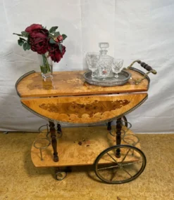 Chariot à boissons en noyer incrusté Sorrento vintage italien | Environ années 1970 | Coppe