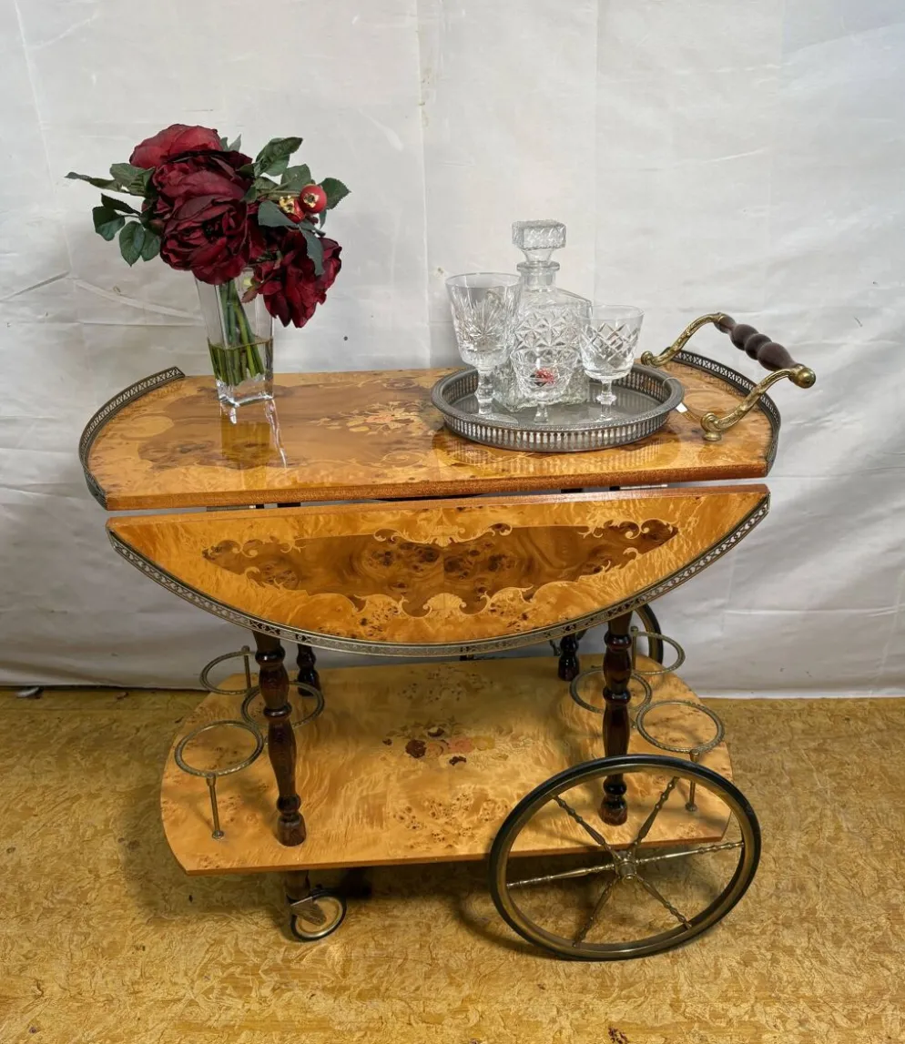 Chariot à boissons en noyer incrusté Sorrento vintage italien | Environ années 1970 | Coppe