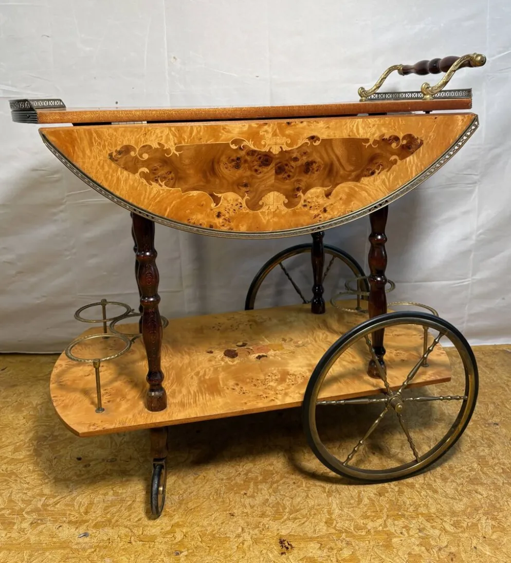 Chariot à boissons en noyer incrusté Sorrento vintage italien | Environ années 1970 | Coppe