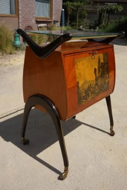 Chariot de bar cocktail italien du milieu du siècle attribué à Cesare Lacca