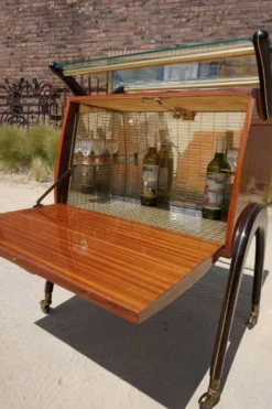 Chariot de bar cocktail italien du milieu du siècle attribué à Cesare Lacca