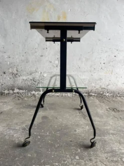 Chariot de bar vintage à deux niveaux, en laiton noir et verre, style années 50, avec pieds sculpturaux