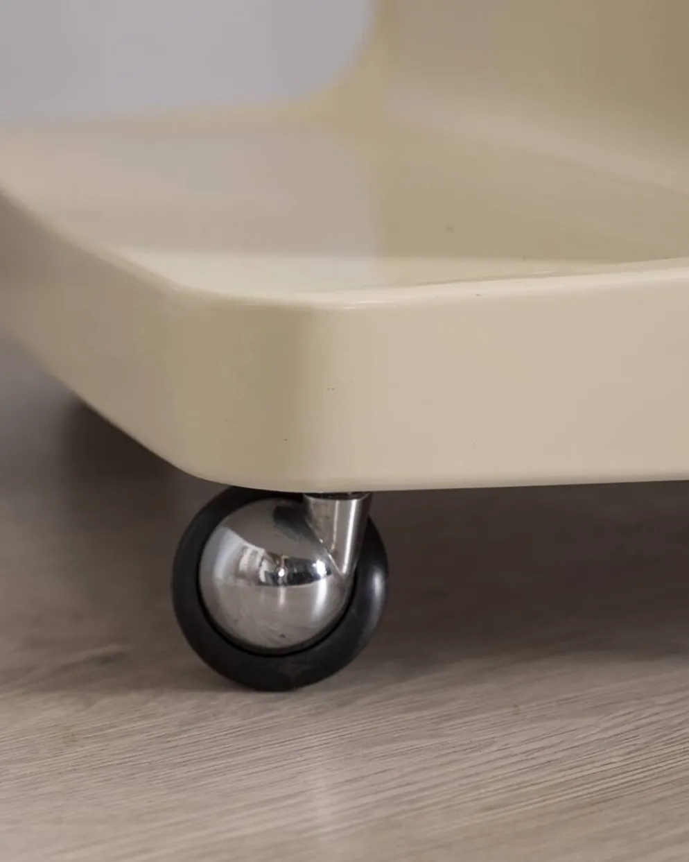 Chariot de bar vintage en plastique et en verre des années 1970 par Marc Held pour Prisunic