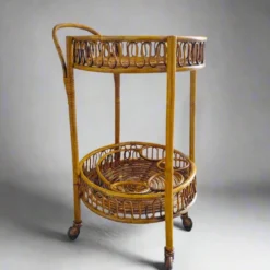Chariot de service en bambou et rotin des années 1960 par Franco Albini. Fabriqué en Italie.