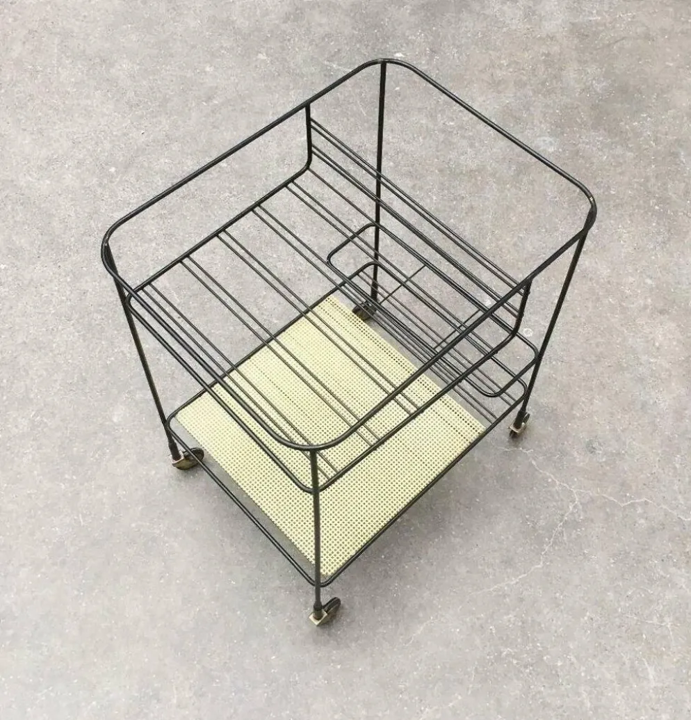 Chariot de service minimaliste en métal perforé de style milieu du siècle, années 1960