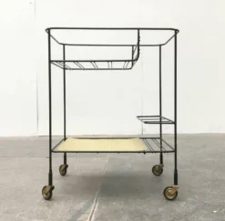 Chariot de service minimaliste en métal perforé de style milieu du siècle, années 1960