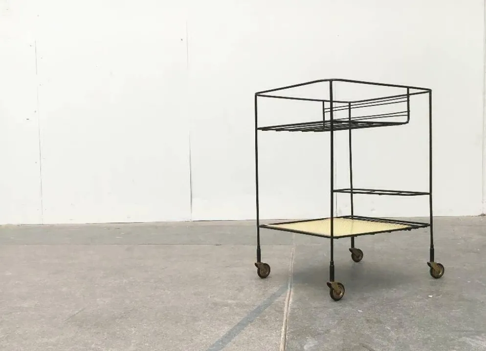 Chariot de service minimaliste en métal perforé de style milieu du siècle, années 1960