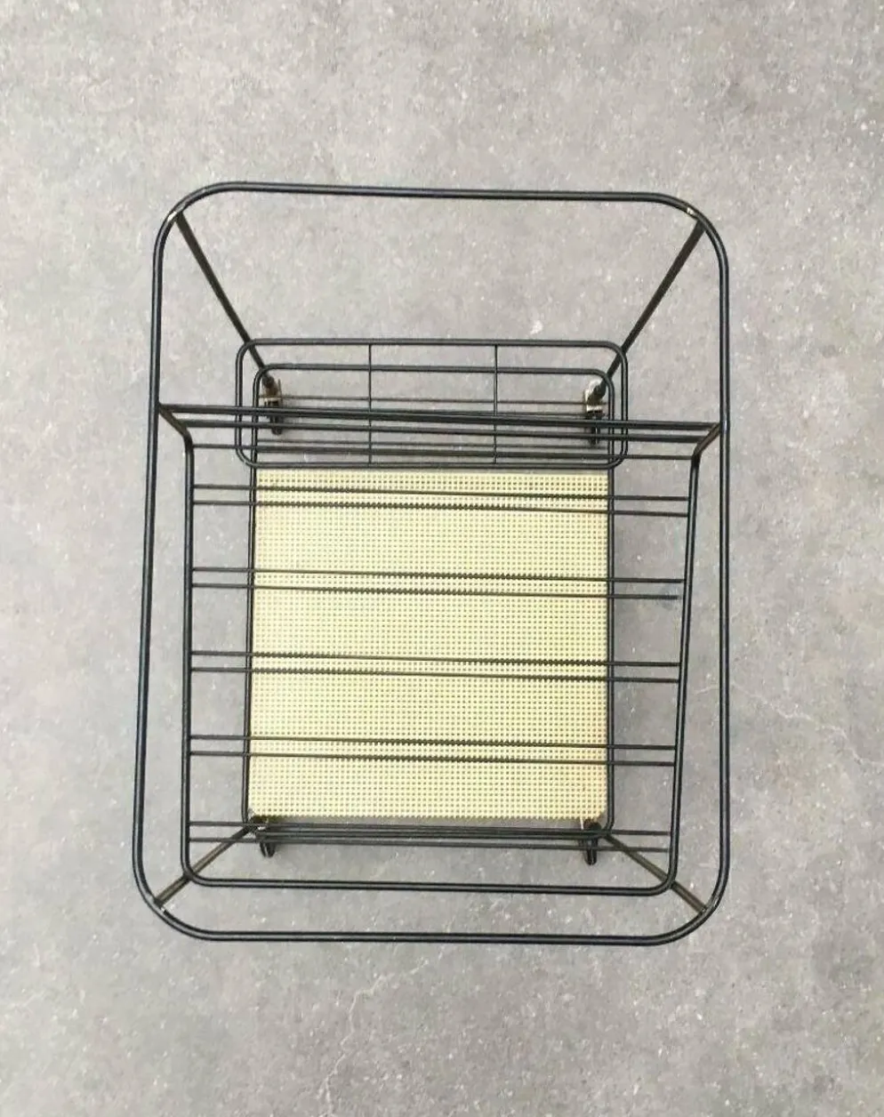 Chariot de service minimaliste en métal perforé de style milieu du siècle, années 1960
